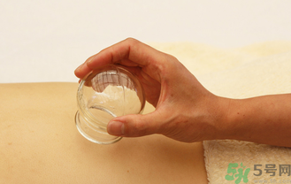 秋天拔罐的好处和坏处,秋天拔罐的好处