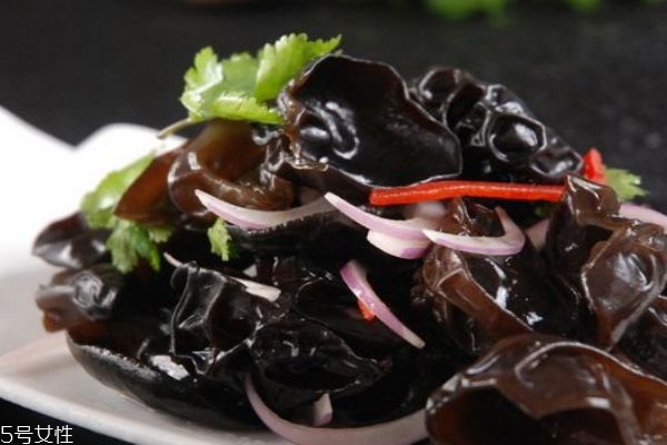 木耳怎么做好吃呢(木耳怎么做好吃呢)