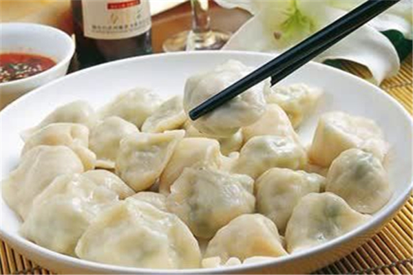 饺子冻裂缝了怎么煮,饺子冻裂缝了怎么煮更容易熟