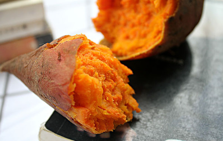 红薯和米饭哪个热量高?,红薯和白米饭哪个热量高