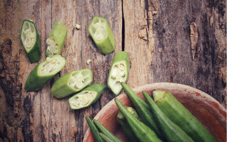 秋葵焯水多长时间能熟 秋葵切断再焯水好吗,秋葵凉拌怎么做