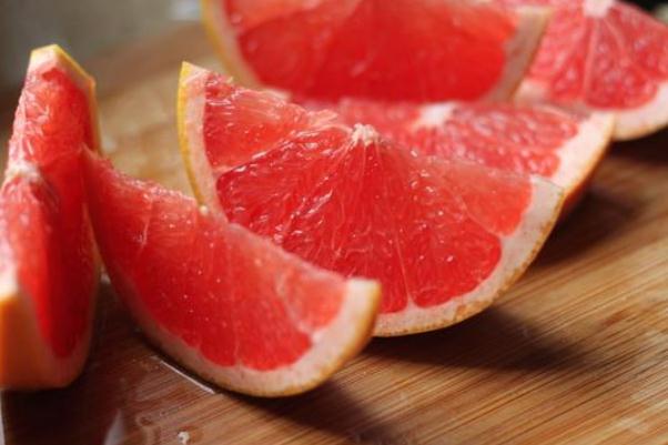 孕妇怀孕初期能吃柚子吗,西柚孕妇可以吃吗每天吃多少