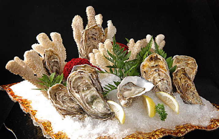 生蚝先蒸还是先打开,生蚝可以先蒸再打开吗