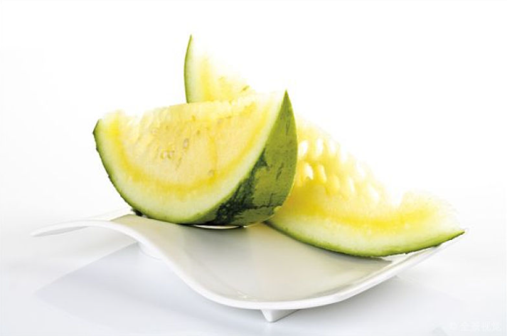 有的西瓜为什么是黄色的,西瓜为什么是黄颜色的