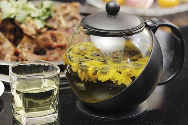 菊花茶对肝好吗,喝菊花泡水喝对肝有好处吗