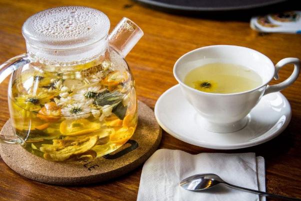 菊花茶会伤胃吗,喝菊花茶会伤胃吗 菊花茶会伤胃吗,喝菊花茶会伤胃吗