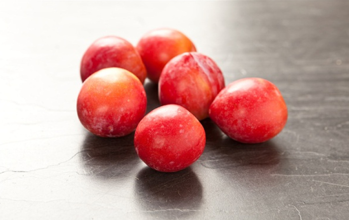 路边的红叶李果子能吃吗,路边的红叶李果子能吃吗有副作用吗