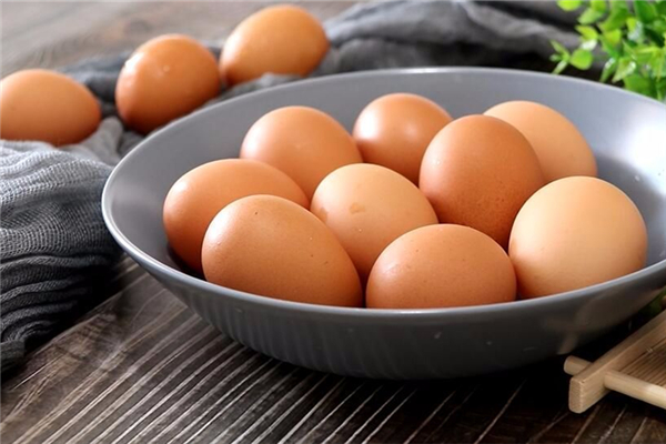 鸡蛋红皮和白皮的区别,红白皮鸡蛋的区别 鸡蛋红皮和白皮的区别,红白皮鸡蛋的区别