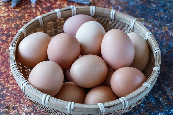 鸡蛋放冰箱隔夜还能不能吃,隔夜煮鸡蛋放在冰箱还能吃吗?
