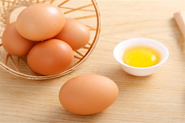 冬天鸡蛋放冰箱好还是常温好,新鲜鸡蛋放冰箱好还是常温好