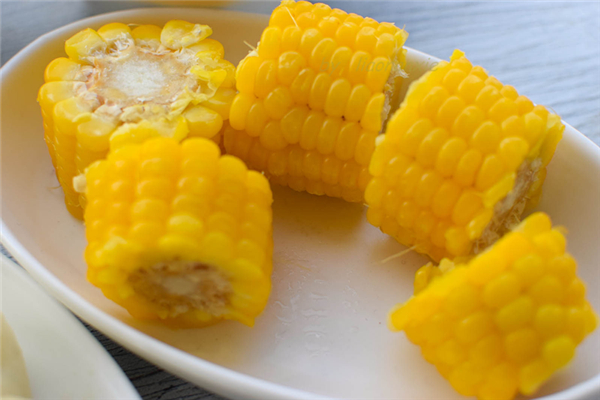 玉米煮了变红还能吃吗,玉米煮了怎么会变红 玉米煮了变红还能吃吗,玉米煮了怎么会变红