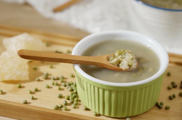 喝绿豆汤可以吃虾吗,吃绿豆可以吃虾吗 喝绿豆汤可以吃虾吗,吃绿豆可以吃虾吗