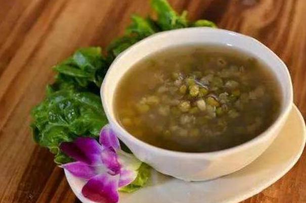 喝绿豆汤会胀气吗,肚子胀气可以喝绿豆汤吗