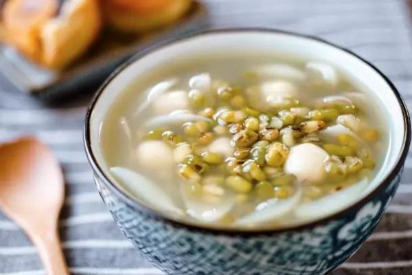 喝绿豆汤拉肚子是什么原因,喝绿豆汤拉肚子是怎么回事