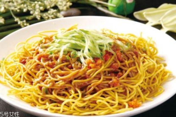 热干面用的是什么面呢(热干面的面是什么面)