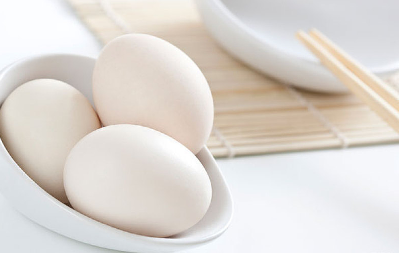 用冷水煮鸡蛋好还是用热水煮鸡蛋,用冷水煮鸡蛋好还是用热水煮鸡蛋用科学知识来解决