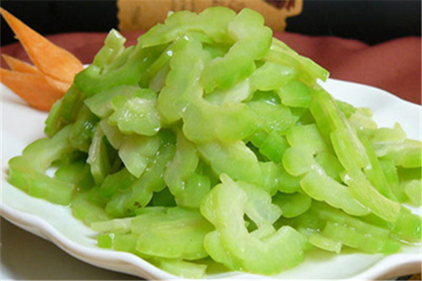 苦瓜怎么吃降血糖效果最好,血糖高吃苦瓜可以降低血糖吗?