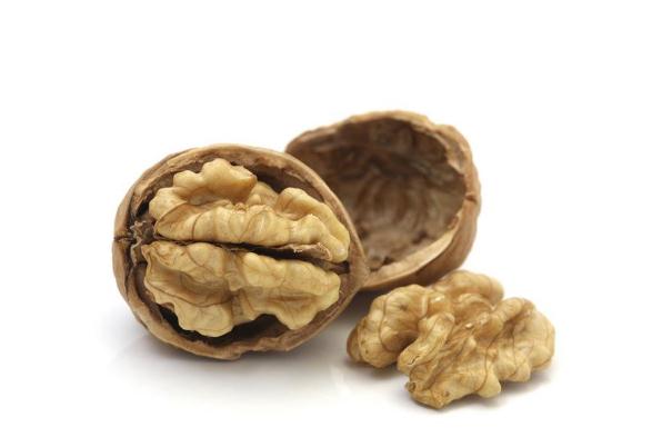 核桃炒着吃好还是生吃好,核桃生吃还是炒了吃最有营养