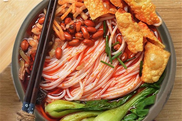 螺蛳粉冷水煮还是热水煮,螺蛳粉冷水煮还是水烧开煮 螺蛳粉冷水煮还是热水煮,螺蛳粉冷水煮还是水烧开煮