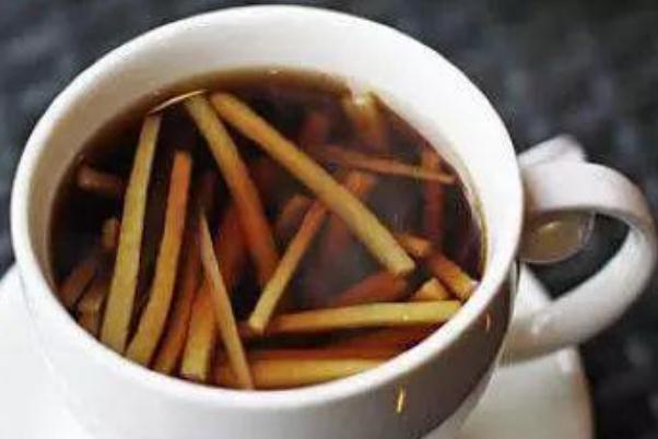 可乐煮生姜需要加水吗,可乐生姜水怎么煮