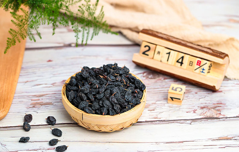 黑加仑葡萄干的功效和作用及禁忌,黑加仑葡萄干的功效和作用及副作用