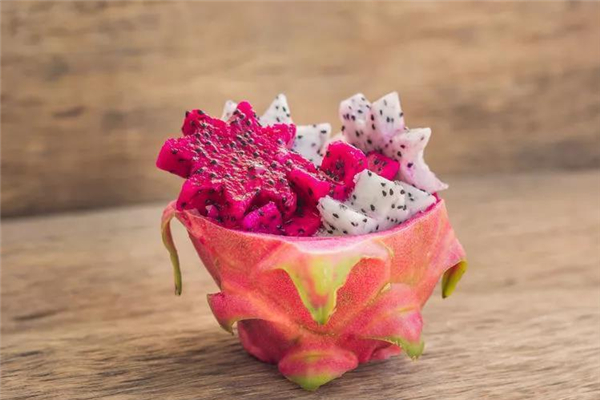 红心火龙果和白火龙果的区别,白火龙果跟红火龙果有什么区别