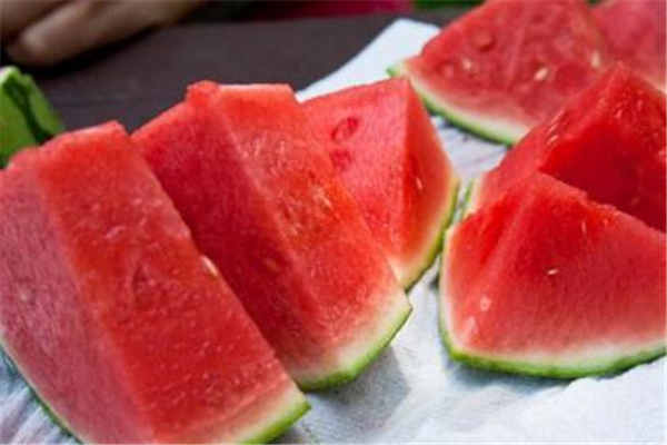 西瓜牛奶榨汁做法,西瓜怎么榨汁