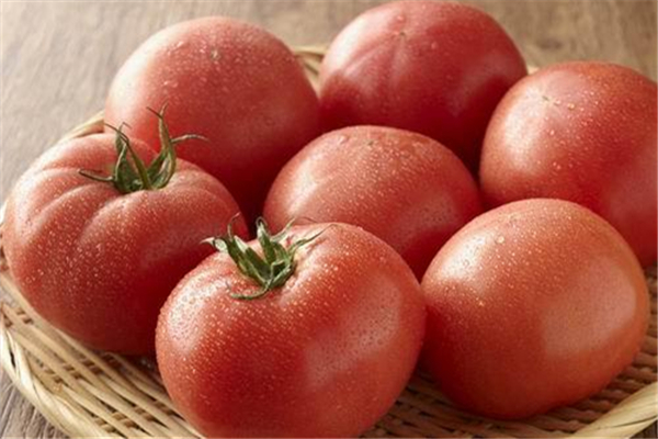 西红柿有黑斑了还能吃吗,西红柿有黑斑了能吃吗