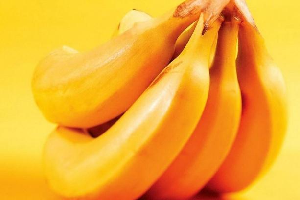 香蕉要饭前吃还是饭后吃,香蕉要饭前吃还是饭后吃助于减肥