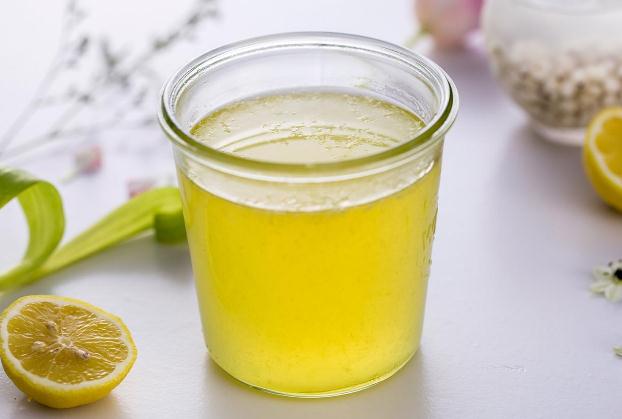 柠檬怎么榨汁去皮吗,柠檬榨汁要去皮吗