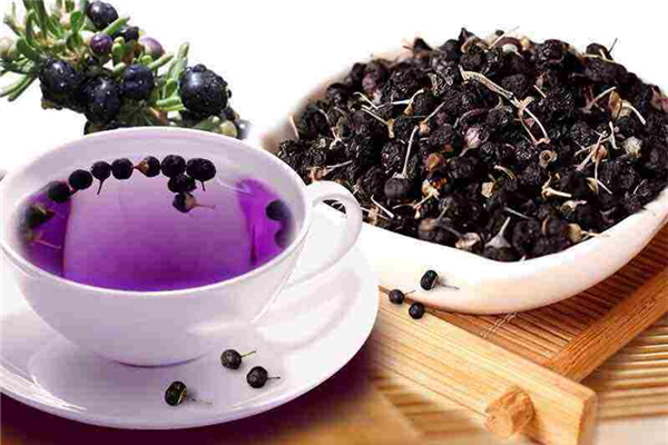 女人喝黑枸杞可以天天喝吗,黑枸杞可以泡酒喝吗