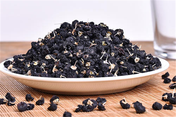黑枸杞和红枸杞哪个好?哪个营养价值更高?,黑枸杞和红枸杞哪个好喝