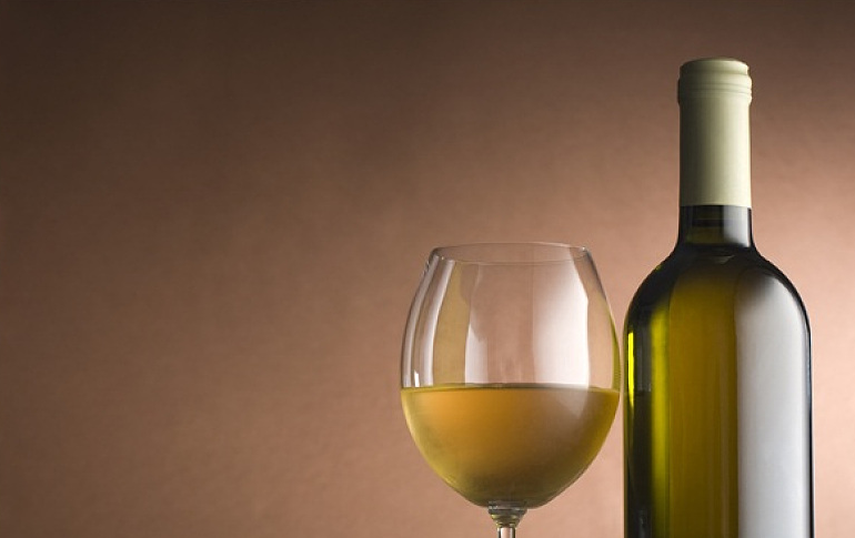 半干白葡萄酒需要醒酒吗,干白葡萄酒需要醒酒吗 半干白葡萄酒需要醒酒吗,干白葡萄酒需要醒酒吗