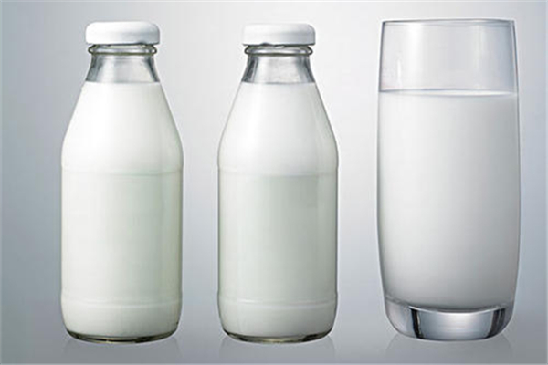 牛奶能补充维生素吗,喝牛奶能补充维生素吗