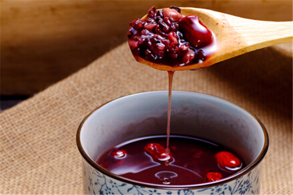 红豆水和红豆汤的区别,红豆汤营养在汤还是红豆 红豆水和红豆汤的区别,红豆汤营养在汤还是红豆