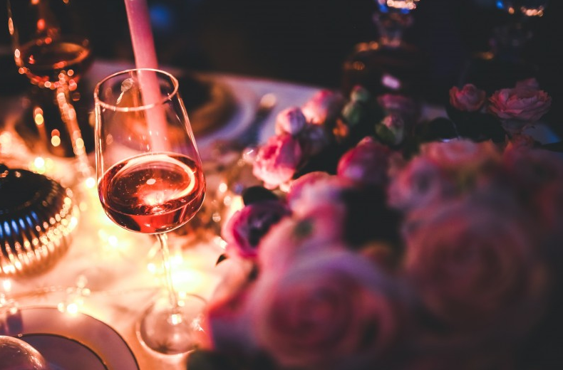 红酒拉菲价格和图片,2011年拉菲红酒价格表