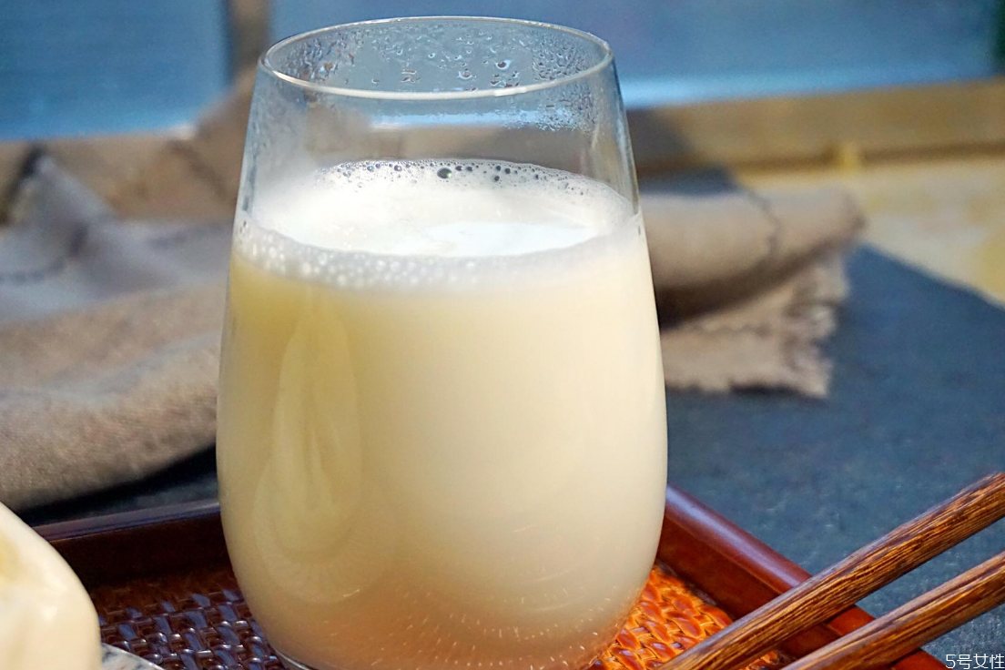 米浆的做法和功效,卷筒粉的米浆详细做法