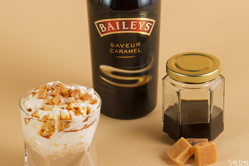 百利甜酒加什么,百利甜酒搭配什么食物