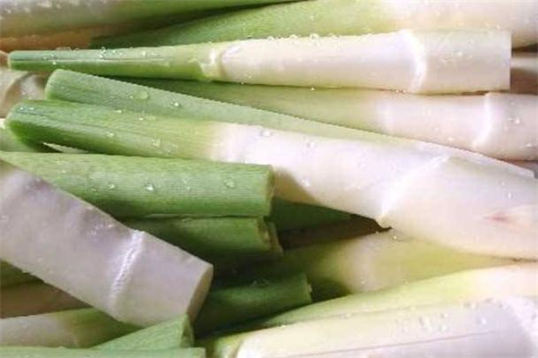 茭白怎么炒好吃(茭白怎么炒好吃又嫩)