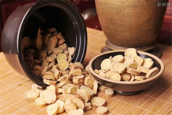 食用黄芪注意事项(食用黄芪注意事项)