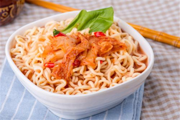 泡面多久可以消化(泡面多久可以消化完)