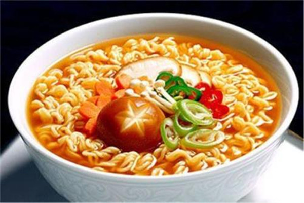 吃泡面的5大危害(吃泡面的危害有哪些)
