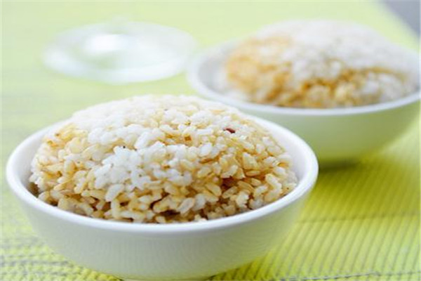 米饭是北方还是南方主食(吃米饭是南方还是北方)