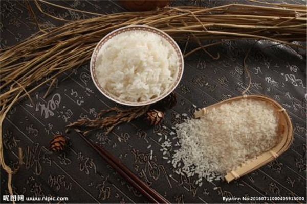 米饭不能和什么一起吃(米饭不能和什么一起吃?)