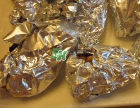 不能放在微波炉加热的东西有哪些(不可以放在微波炉加热的东西有什么)