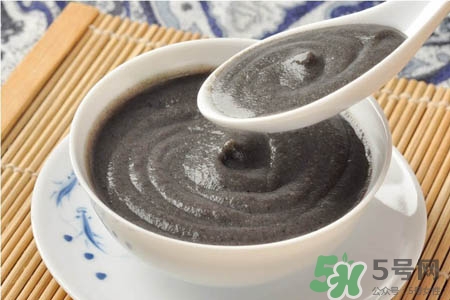 吃黑芝麻糊会上火吗?,黑芝麻糊吃了上火吗?有什么功效