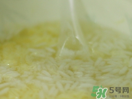 米酒煮鸡蛋能天天吃吗,米酒煮鸡蛋可以每天吃吗