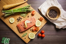 三文鱼挑选技巧,三文鱼怎么挑