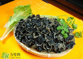 干木耳发霉了怎么处理,木耳发霉了怎么处理还能吃吗