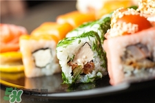 寿司加热后可以吃吗,寿司买回来就可以吃还是需要加热